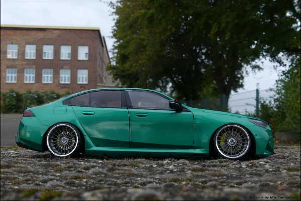 1:18 BMW M5 (G90) Isle of Man Grün Metalli Alpina Alufelgen + OVP